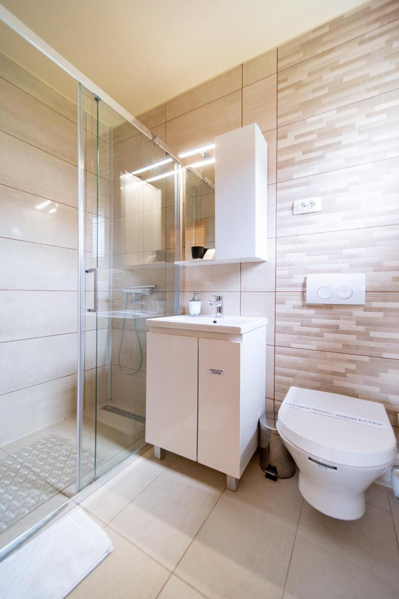 Guesthouse Mira Раб Экстерьер фото