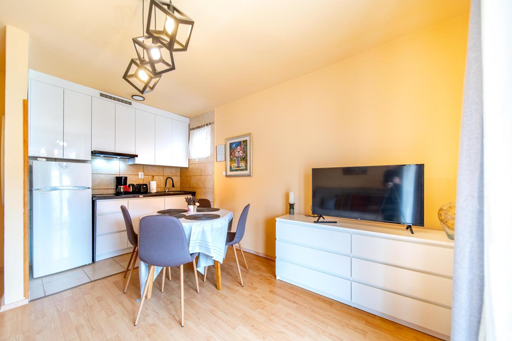 Guesthouse Mira Раб Экстерьер фото